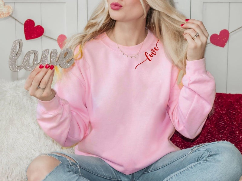 BEIDEFY Valentine Sweatshirt for Womens Heart Love Valentines Long Sleeve Shirts Casual Round Neck Pullover Top Pink - Image 3