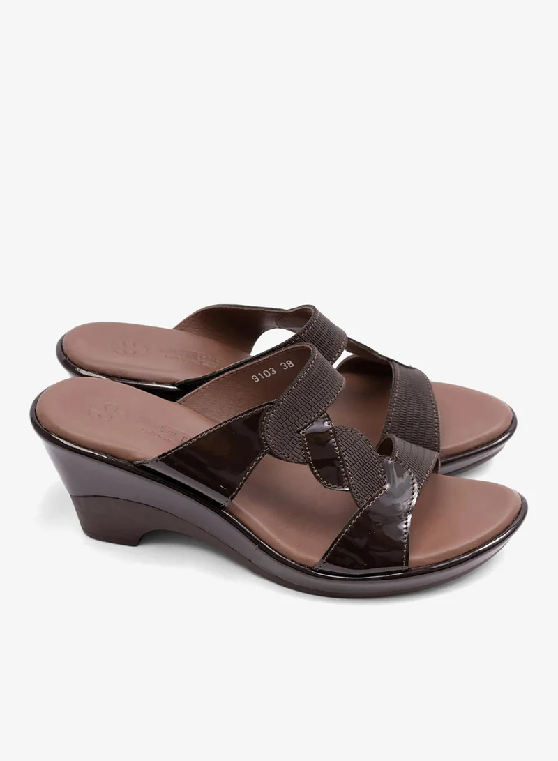 كومفورت بلس صنادل نسائية جلد لامع بكعب عالٍ كومفورت بلس - بني