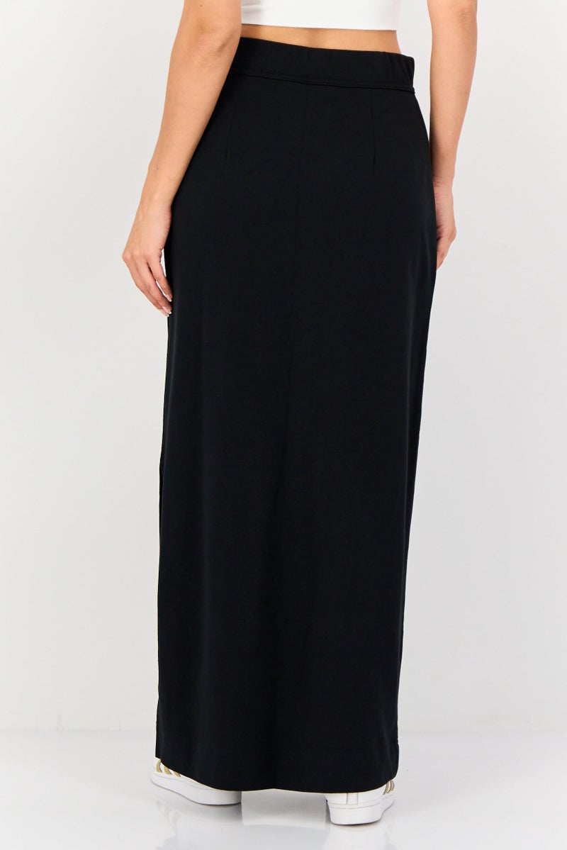 Nike Women Standard Fit Outdoor Maxi Skirts, Black - Image 2