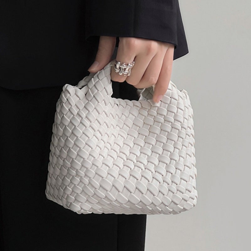 Hand-Woven Mini Bag, Fashionable Hand-Held Cross-Body Chain Bag, Solid Color, Simple and Versatile, Suitable for Commuting, with a High-End Feel - Image 2