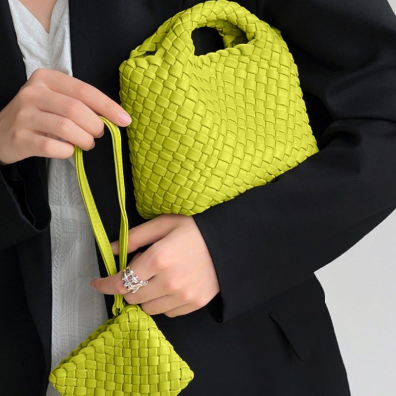 Hand-Woven Mini Bag, Fashionable Hand-Held Cross-Body Chain Bag, Solid Color, Simple and Versatile, Suitable for Commuting, with a High-End Feel - Image 3