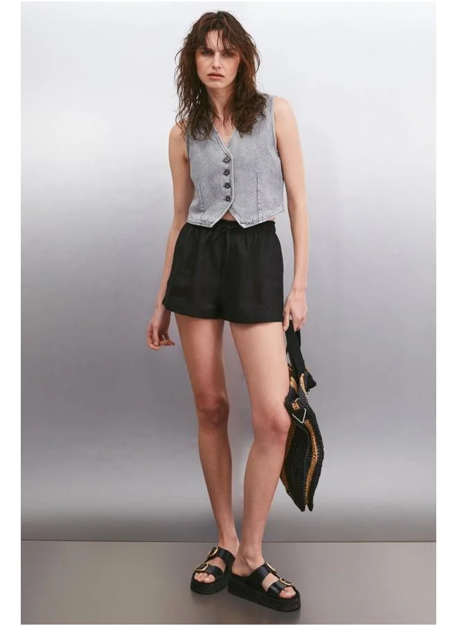 GRIMELANGE Melthara Women's 100% Linen Regular Black Shorts