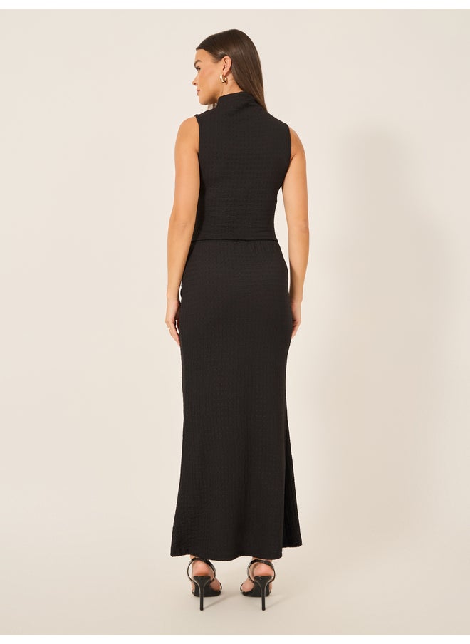 Styli Styli Textured High Neck Sleeveless Top and Skirt Co-Ords  - Image 5
