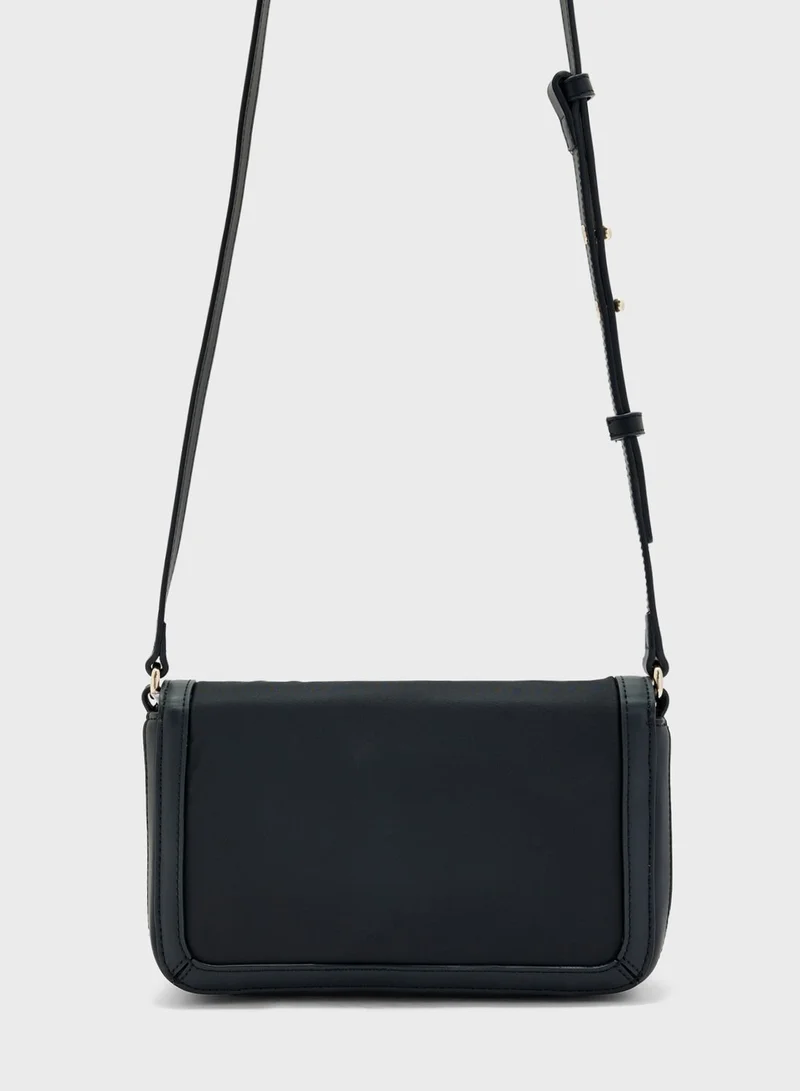 TOMMY HILFIGER Essential Flap Over Crossbody Bag