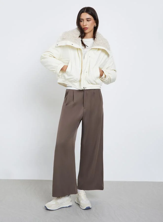 ستايلي جاكيت بومبر بقصة عادية مبطن بفرو صناعي