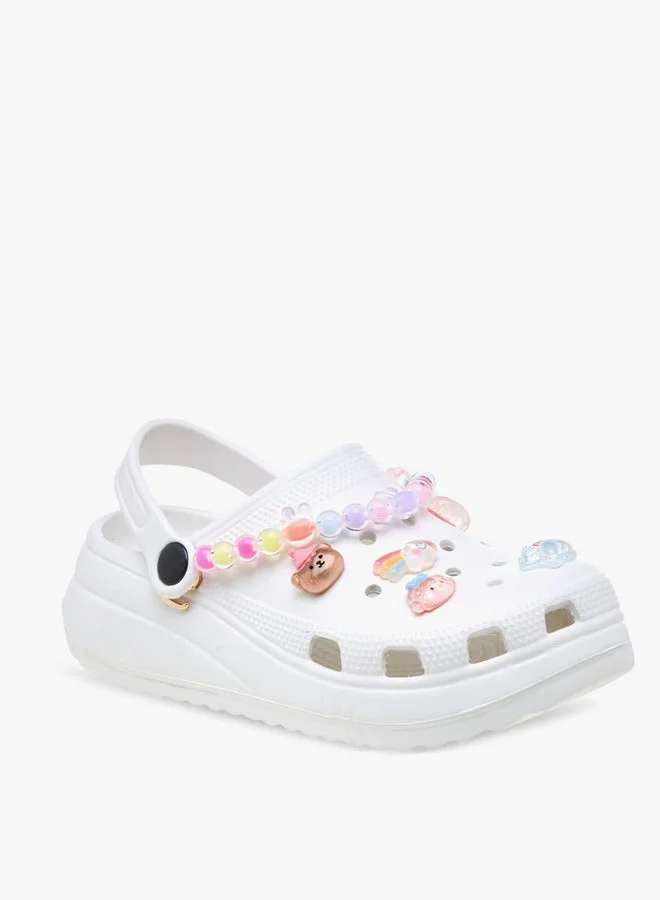 أكوا شباشب بتفاصيل مزخرفة مع حزام خلفي