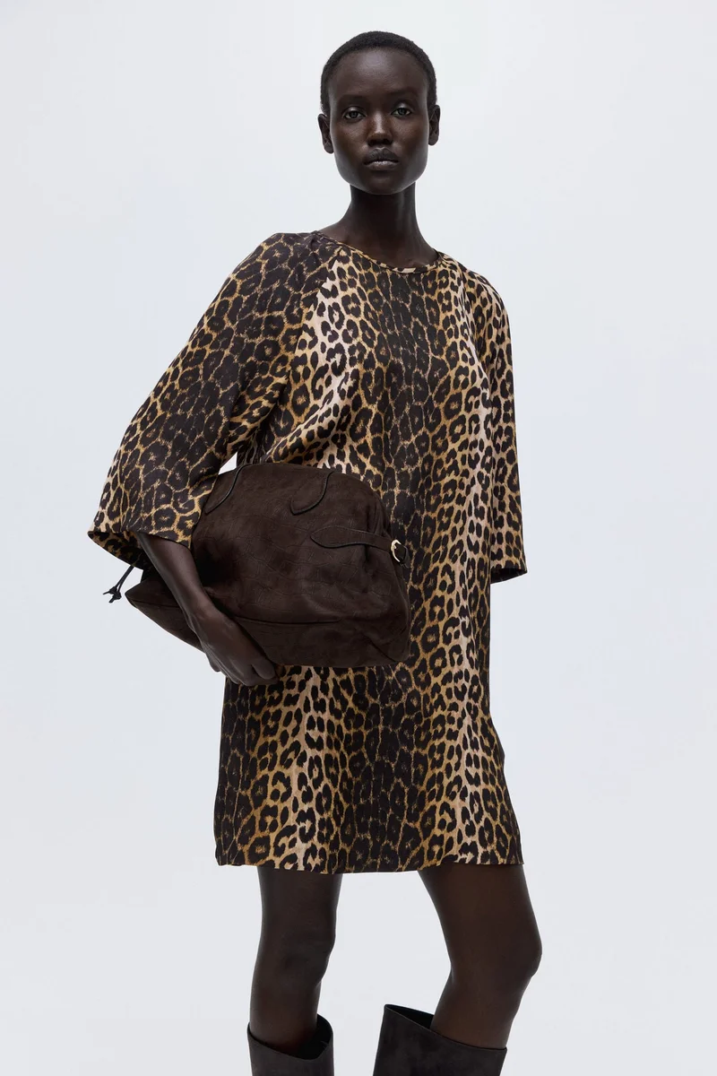 اتش اند ام فستان بقصّة A