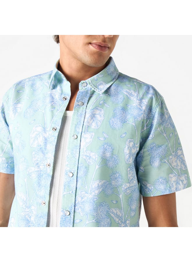 Lee Cooper Lee Cooper Regular Fit All-Over Floral Print Shirt with Short Sleeves  - Image 4