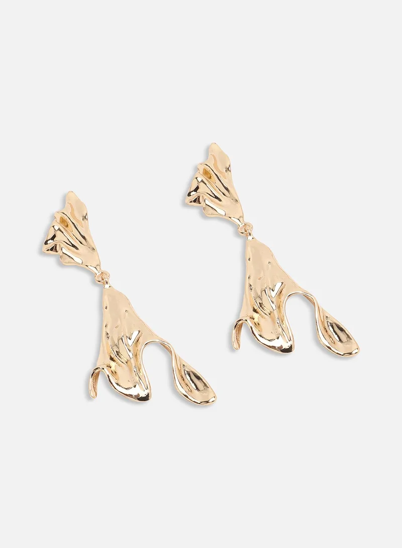 سوهي حلق مصمم للحفلات مطلي بالذهب