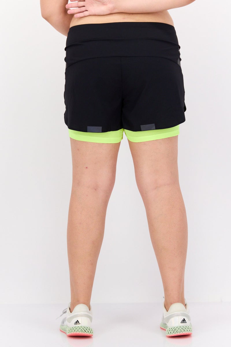 Brooks شورتات تدريب رياضية نسائية 2 في 1، مجموعة سوداء - Image 3