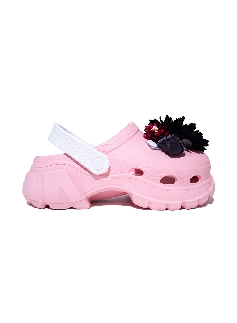 كلوج حريمي مطاطي بنعل طبي مزين بفرع زهور من الأعلى - Image 3