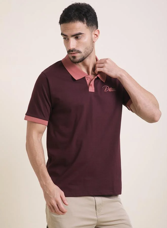 ديفيرينس أوف أوبينيون تيشيرت بولو مطرز بقصة مريحة للرجال