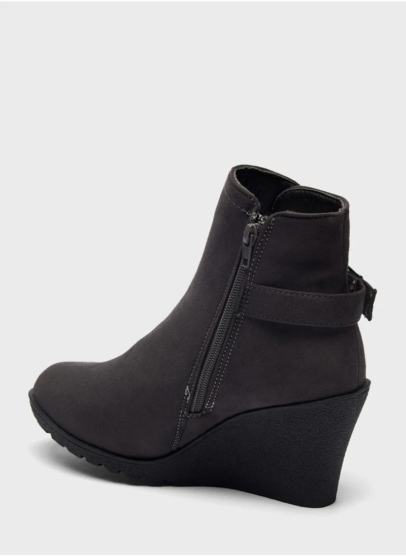 shoexpress Wedge Ankle Boots