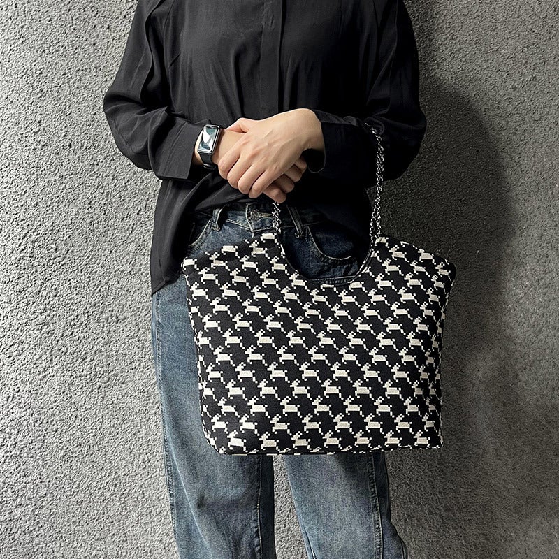 Women'S Bag Fashion Chain Shoulder Bag Travel Shopping Hand Carrying Large Capacity Versatile Commuter Tote Bag For Women - Image 1