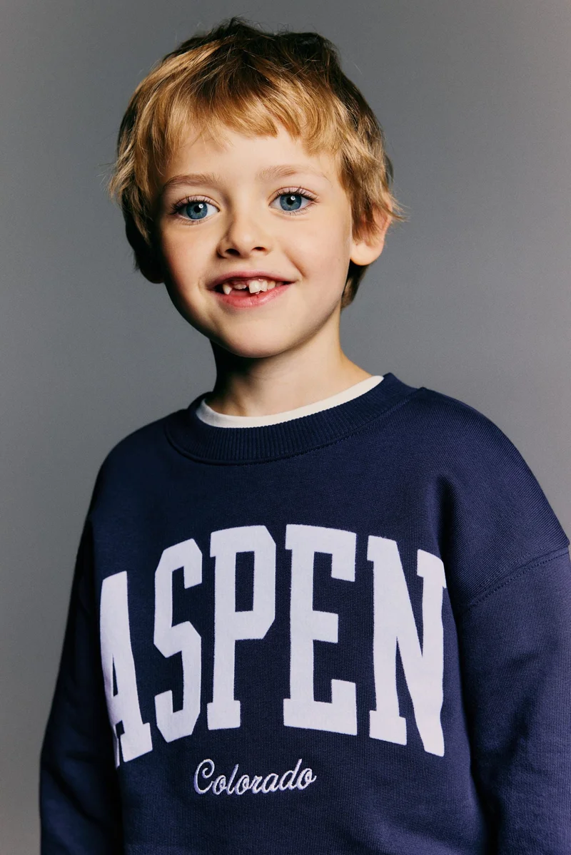 اتش اند ام كنزة بقبة مستديرة مزينة بطبعة