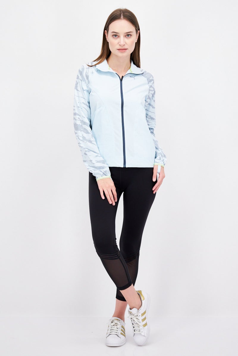 PUMA جاكيت واقي من الرياح للنساء، لون أزرق فاتح - Image 4