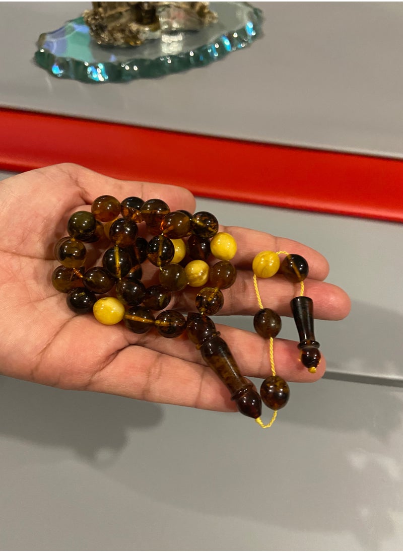 بيرسونال تاتش - سبحة رجالية من الكهرمان الطبيعي البلطيقي الحُر عدد الخرز 33 ومقاس الخرز 10.3mm x 11.5mm - Image 1