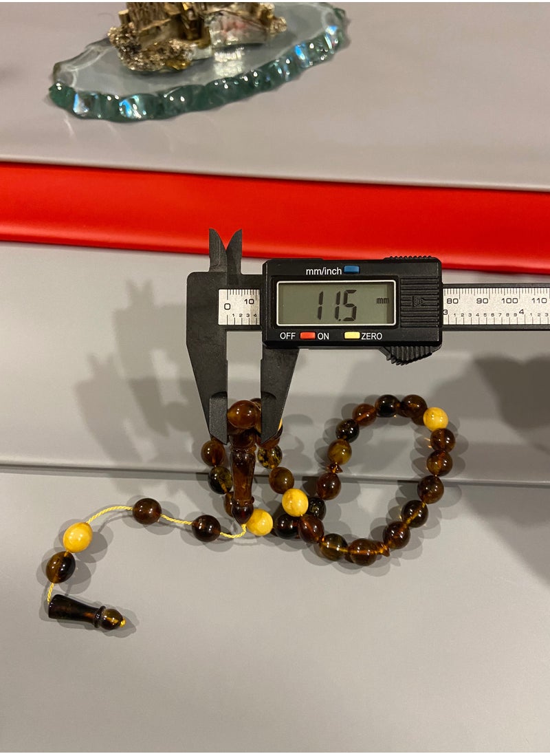 بيرسونال تاتش - سبحة رجالية من الكهرمان الطبيعي البلطيقي الحُر عدد الخرز 33 ومقاس الخرز 10.3mm x 11.5mm - Image 1