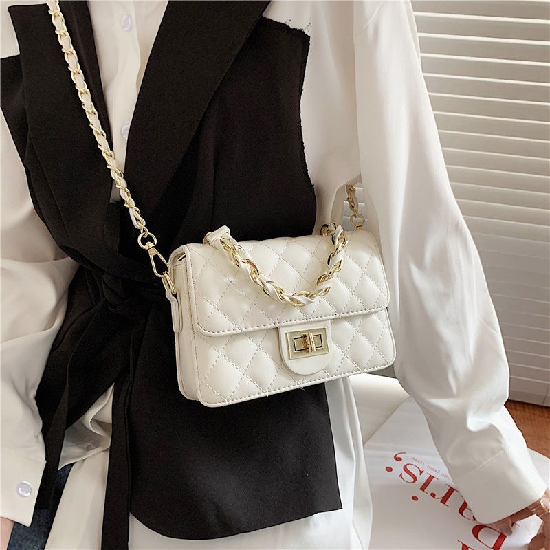2026 New Spring Women's Quilted Chain Bag Korean Style Mini Crossbody Bag - Image 4