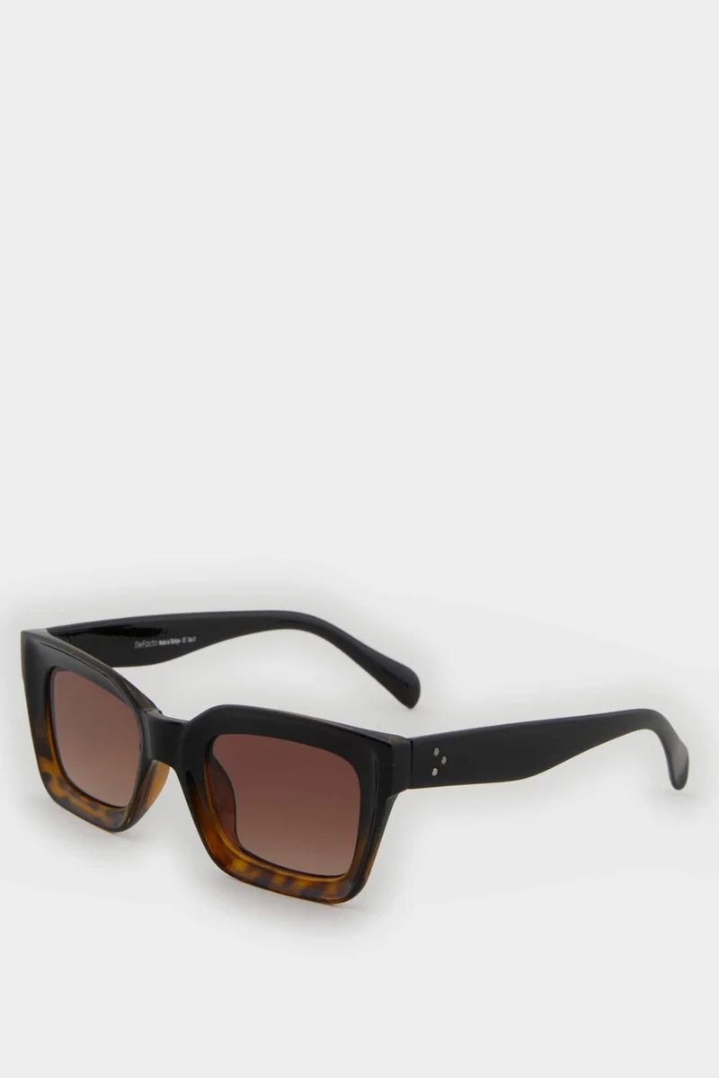 ديفاكتو Woman Round Sunglasses