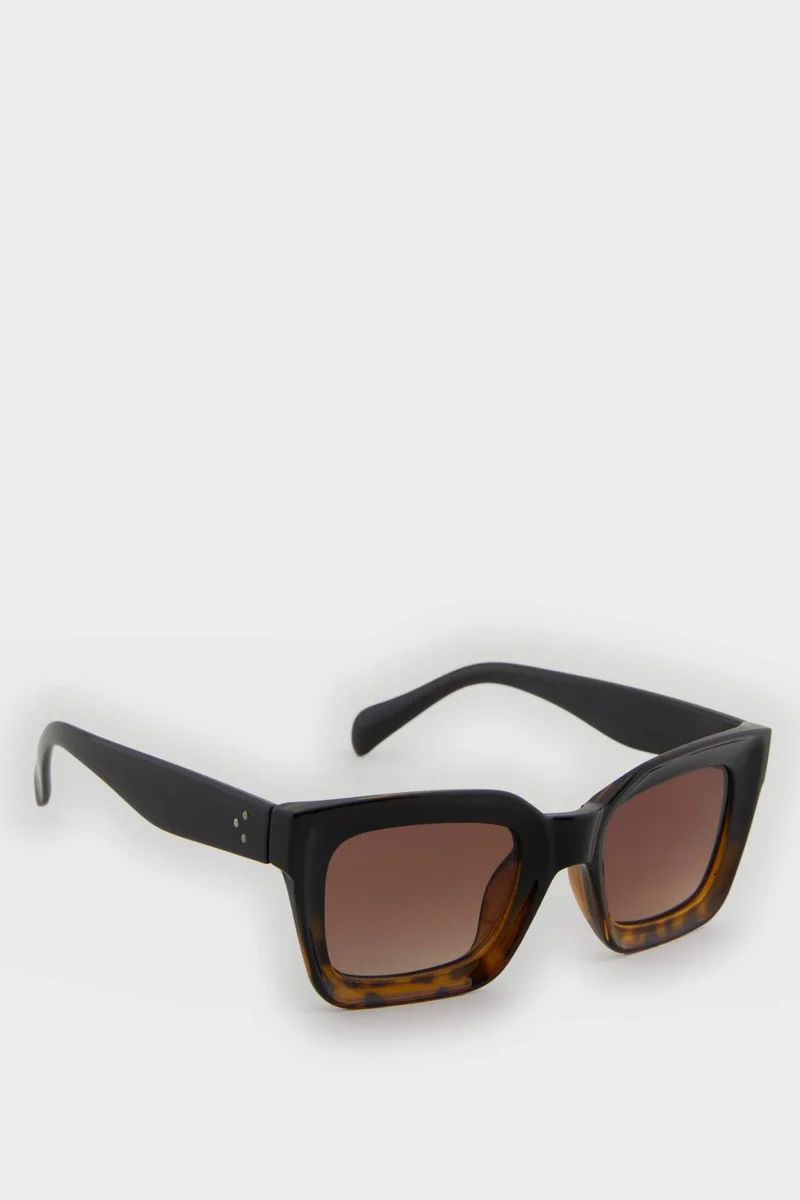 ديفاكتو Woman Round Sunglasses