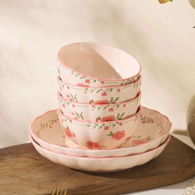 Deep soup serving bowl with a pink lotus flower pattern on the outside, 8 cm capacity