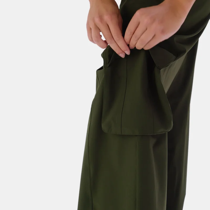 Fabletics Black Women's Downtown Cargo Pants for Women | Best Price UAE