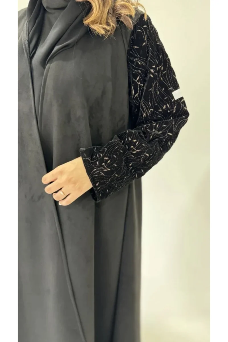 Tori-abaya Chamois abaya with embroidered velvet sleeves