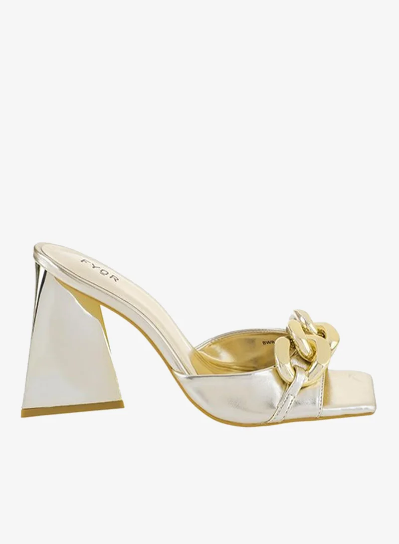فايور Chain Detail Pyramid Heel Sandal BWR 024