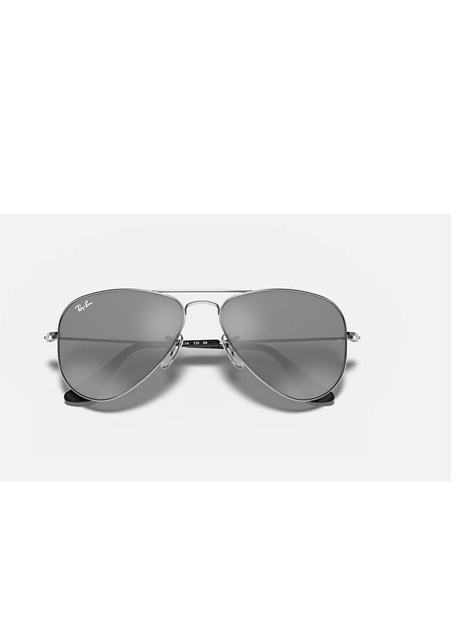 Ray-Ban Ray-Ban Pilot Lens Sunglasses UV Lenses with Sliver Frames  - Image 3