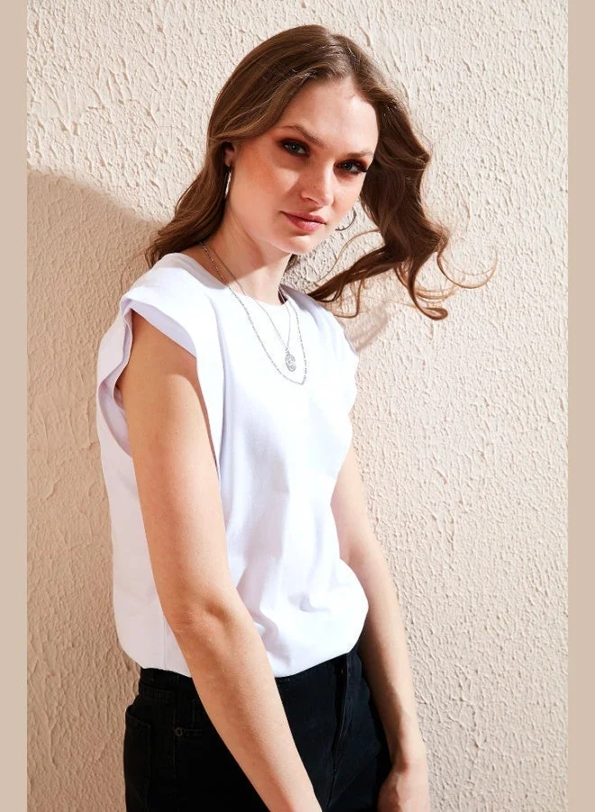 ليلا تيشيرت قطن نسائي بدون أكمام بياقة دائرية