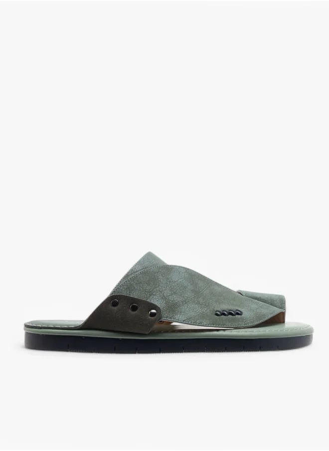 الواحة Men's Textured Slip-On Arabic Sandals