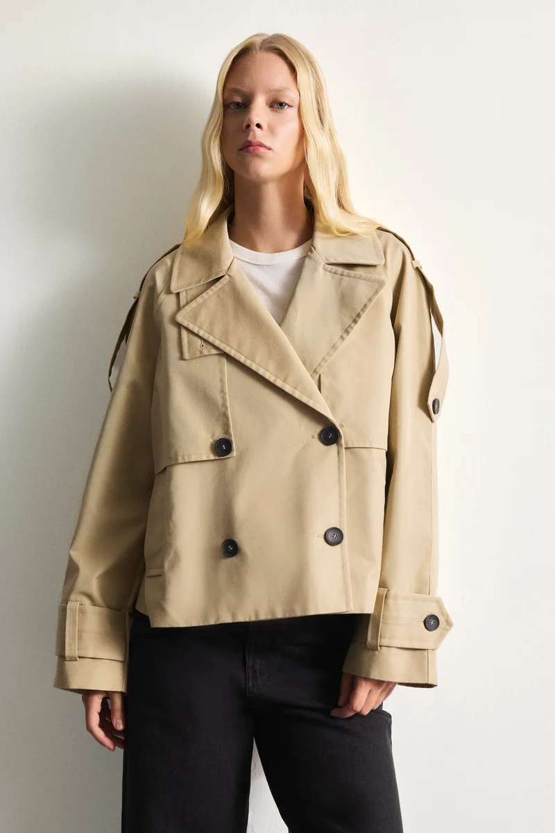 Relaxed Fit Short Double-Breasted Trench Coat