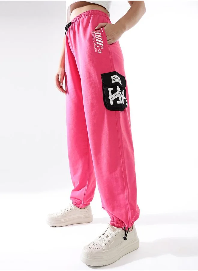 هوبرهولمي Women Track Pants in Multicolor featuring Jogger fit with a colourblocked pattern, no sleeves, regular length, secured with elasicated + drawstring closure, crafted from terry – ideal for both casual and formal outings.