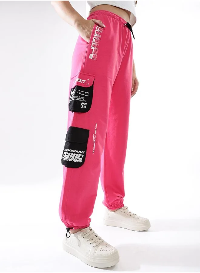 هوبرهولمي Women Track Pants in Multicolor featuring Jogger fit with a colourblocked pattern, no sleeves, regular length, secured with elasicated + drawstring closure, crafted from terry – ideal for both casual and formal outings.