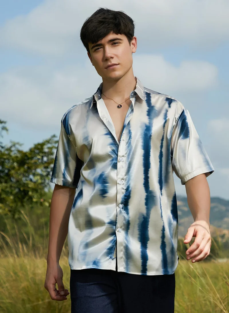 كامبوس سوترا قميص رجالي أزرق داكن بأكمام قصيرة وياقة كوبية