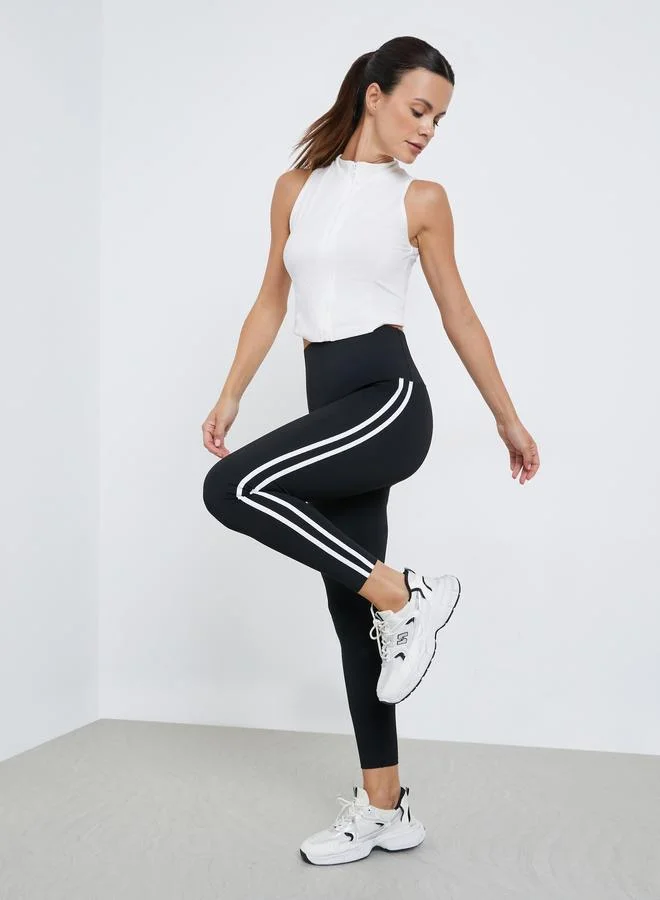 ستايلي اكتيف بنطال ليقنز بتفاصيل خطوط جانبية