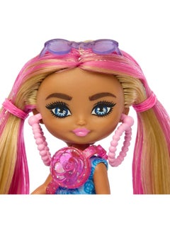 Mattel BARBIE Barbie Extra Mini Minis Doll with Pink and Blond Hair, Accessories and Doll Stand, 3.25-inch Collectible  - Image 3
