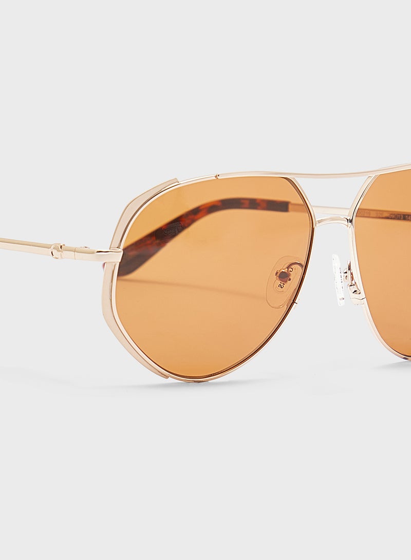 GUESS Gu0021932E59 Oversize Sunglasses  - Image 3