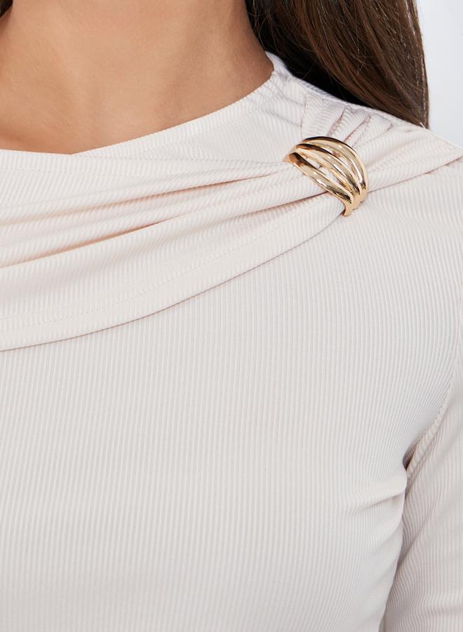 Styli Solid Metal Buckle Detail Knit Top - Image 4