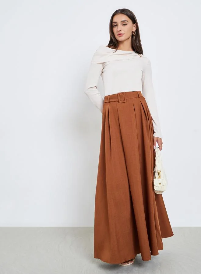 Styli Solid Metal Buckle Detail Knit Top