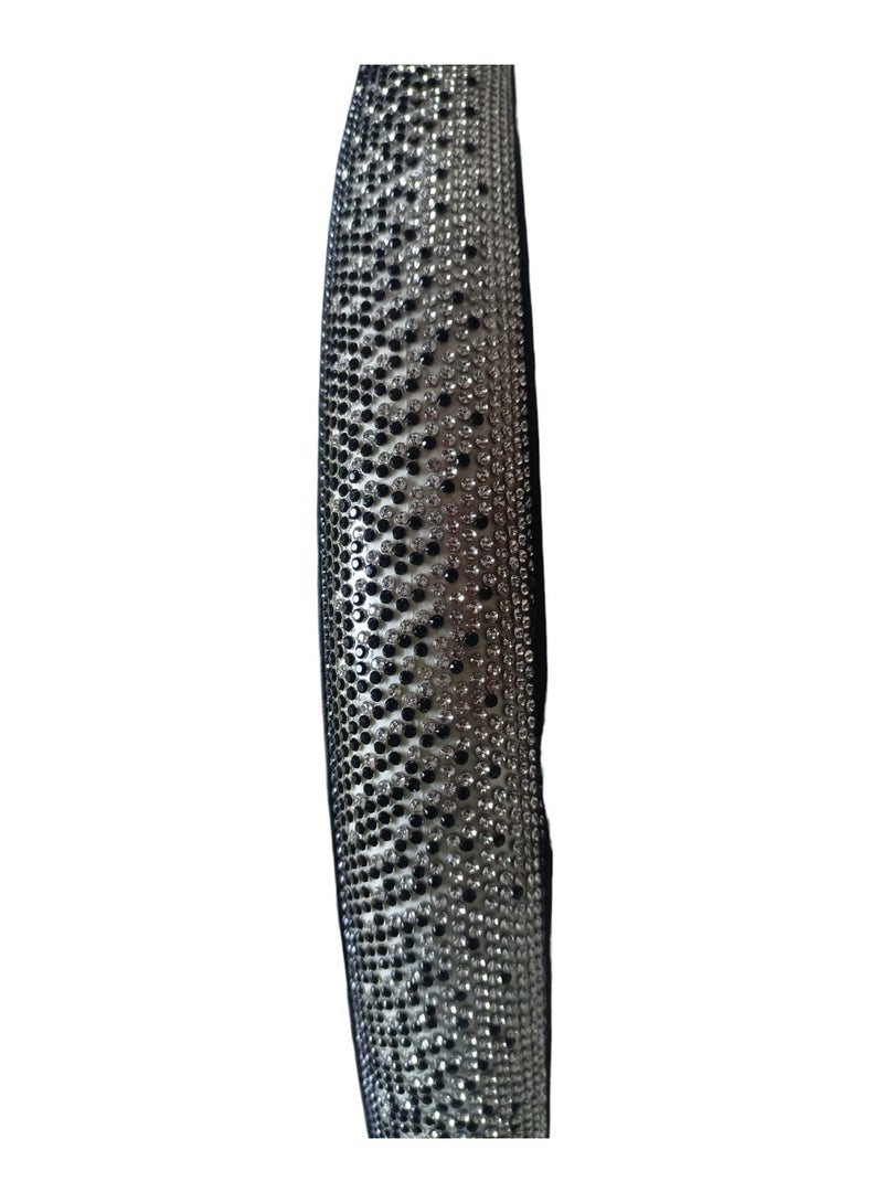 Leather steering wheel cover decorated withblack steering wheel cover and what appears to be a tire tread pattern, universal fit and protection for the car steering wheel, anti-slip and breathable, for girls and women, golden color - Image 1