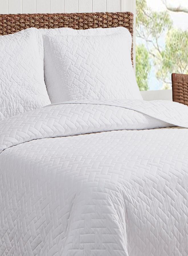 Tommy Bahama - Twin Quilt Set, Soft Bedding with matching Sham, Lightweight Home Decor for All Seasons (Chevron White, Twin) - Image 2