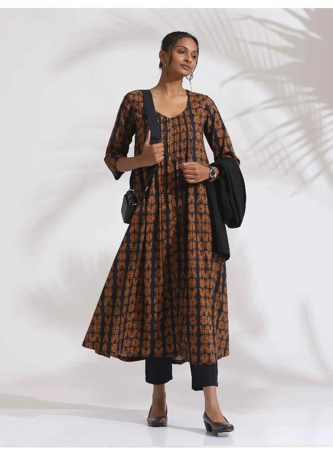 ترو برونز trueBrowns Black Cotton Print Pleated Flared Kurta Set