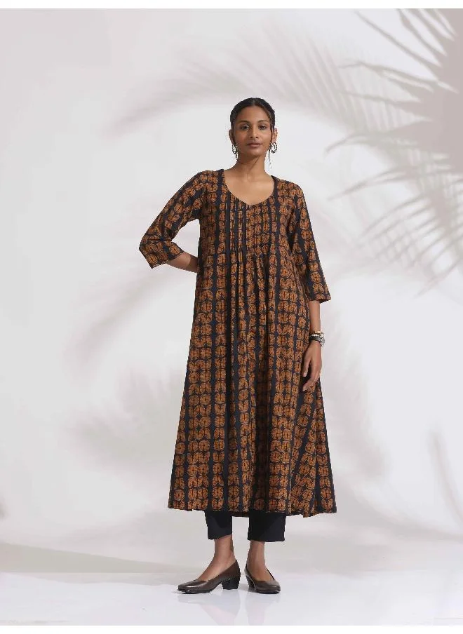 ترو برونز trueBrowns Black Cotton Print Pleated Flared Kurta Set