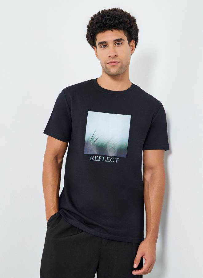 ستايلي تيشيرت بياقة دائرية وطبعة جرافيك - Image 1