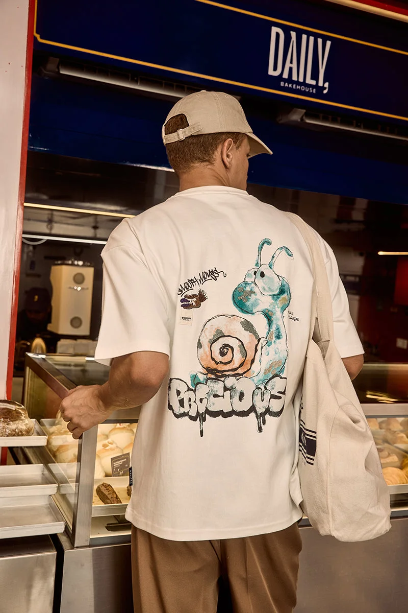 سنيتش Off-White Graphic Half Sleeve Oversized T-Shirt