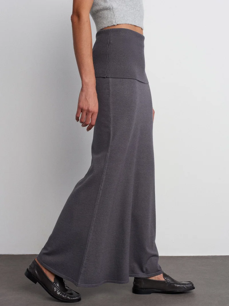 ديلفين 80114 Waisted Ribbed Flowy Knitwear Skirt-Smoke