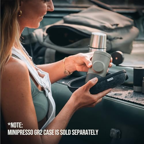 WACACO آلة إسبريسو WACACO Minipresso GR2 متوافقة مع القهوة المطحونة، صانعة قهوة محمولة 18 بار تعمل يدويًا، صانعة إسبريسو أثناء التنقل، صغيرة جدًا للسفر والتخييم والصيد والتسلق وركوب الدراجات. - Image 3