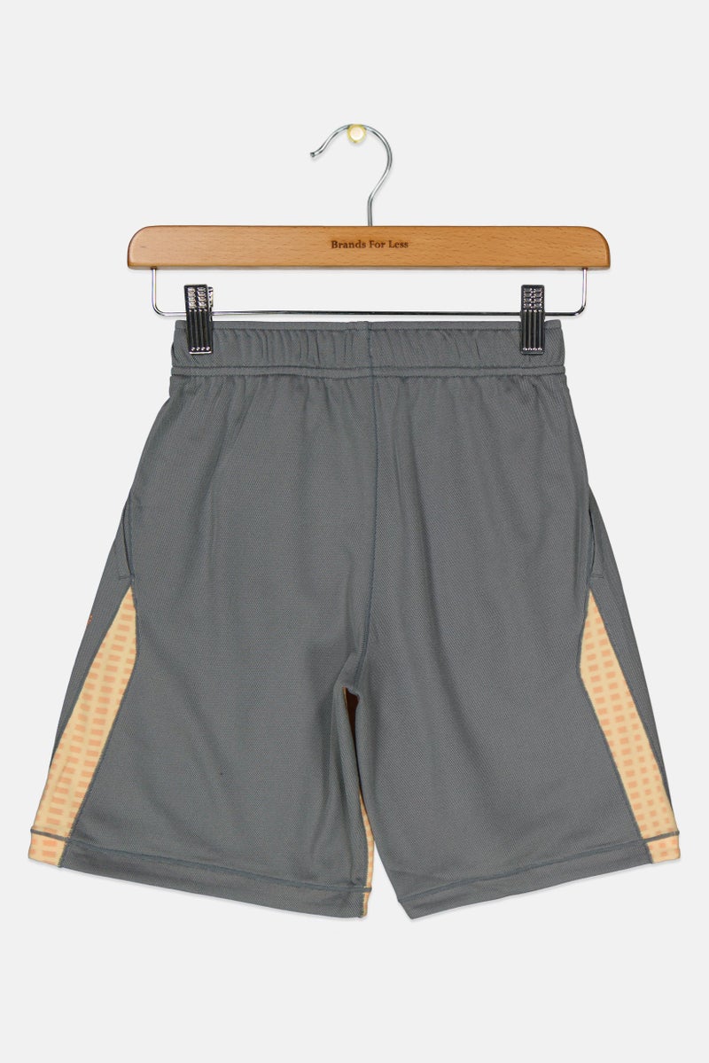 Nike شورت تدريب للأطفال الأولاد بشعار العلامة التجارية، مجموعة رمادية - Image 2
